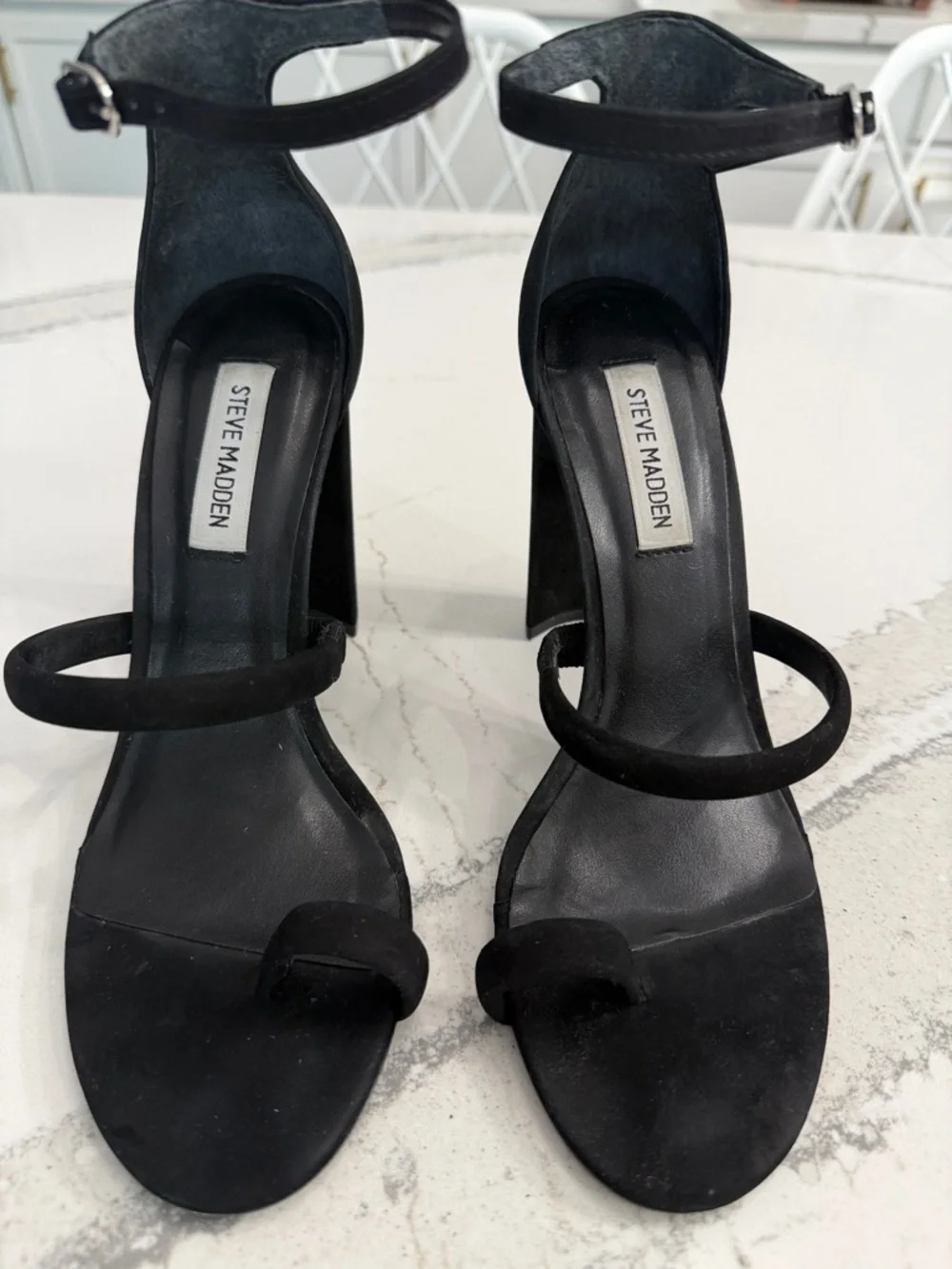Steve Madden Pamelina Toe Loop Black Suede Strappy Block Heel Sandal Size 8